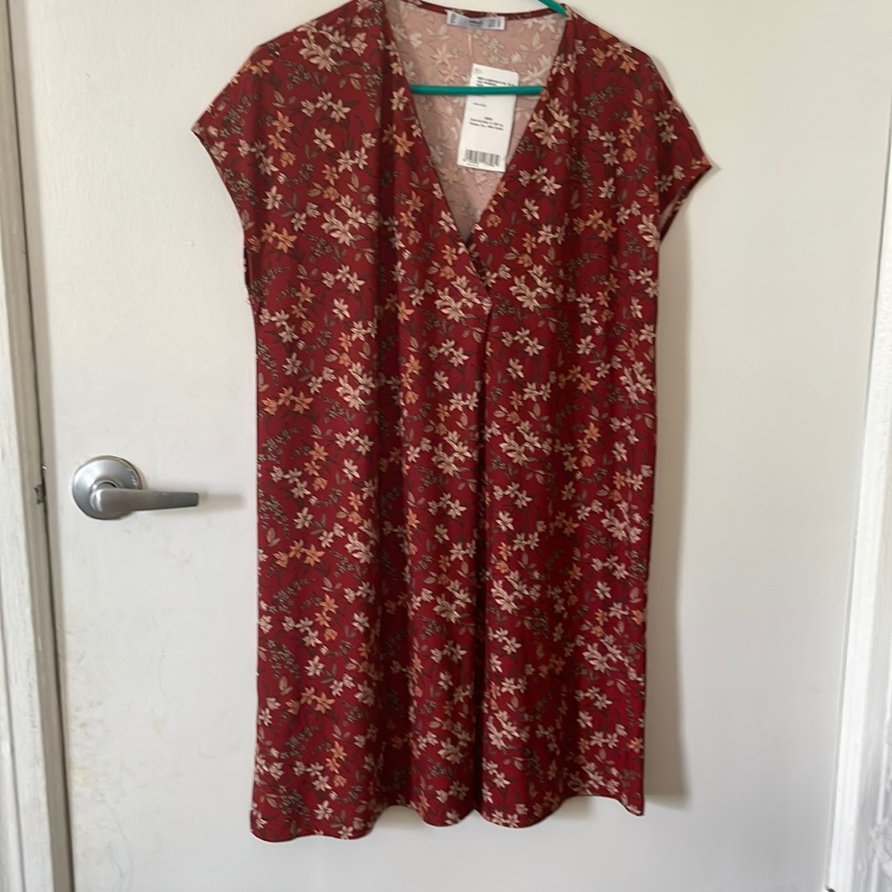 Beautiful brand new Mango dress